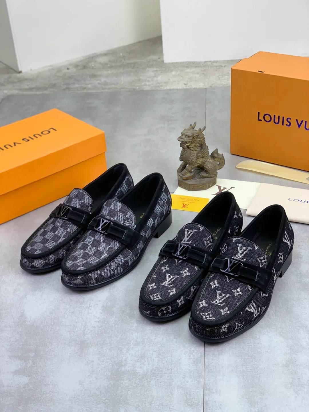 Men's men's shoes 💰P520 New style 💶[LOUIS VUITTON] Water-dyed Niuli Original order New style 🍀LV Louis Vuitton *——Top version of LV classic leather shoes! Made of imported original calfskin, original leather side strips and wear-resistant high-end rubber outsole! High quality products! Color: Black optional Size: 39-44 (45 customized)